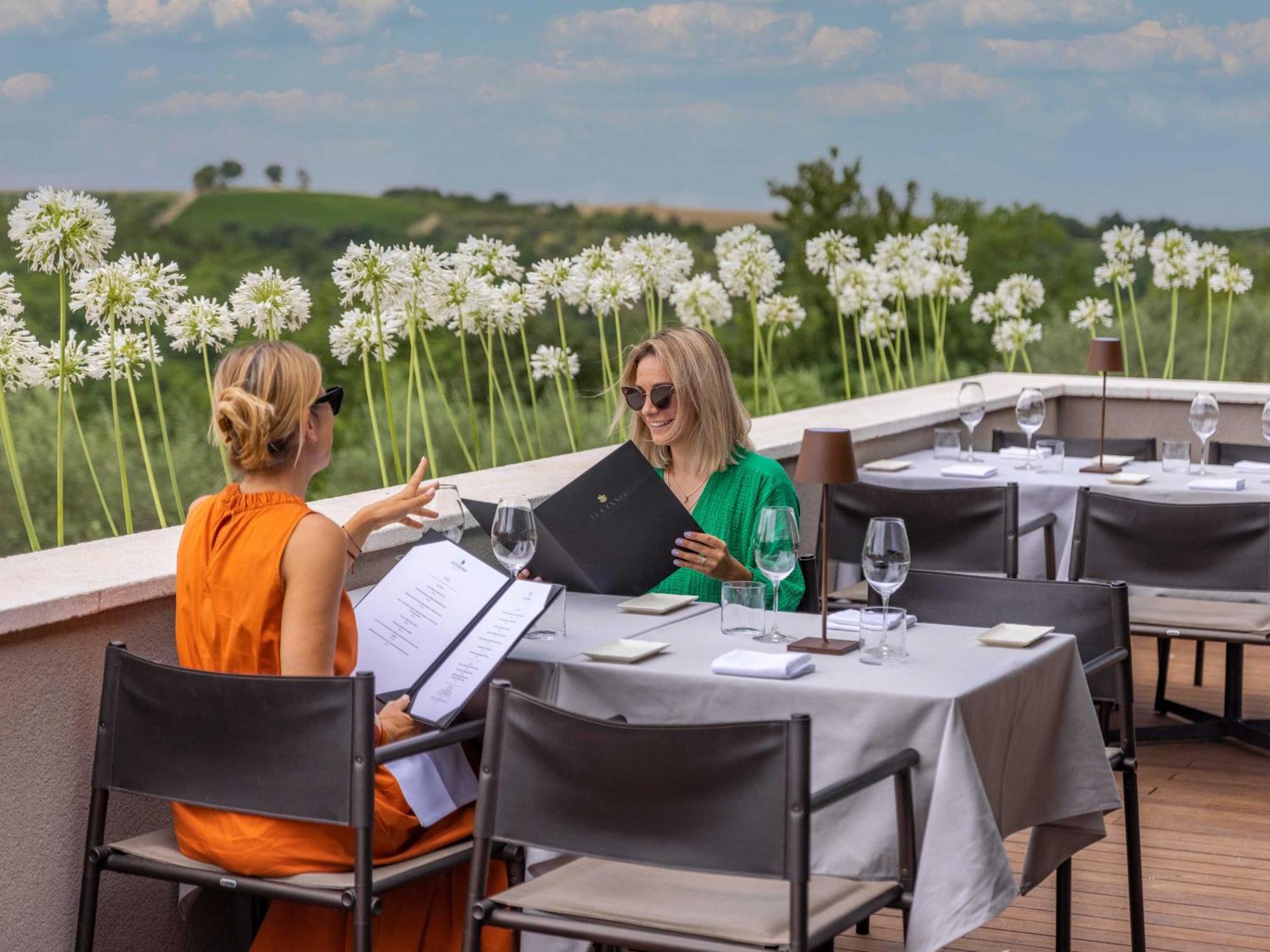 San Canzian Hotel & Residences - Small Luxury Hotels Of The World Buje Kültér fotó