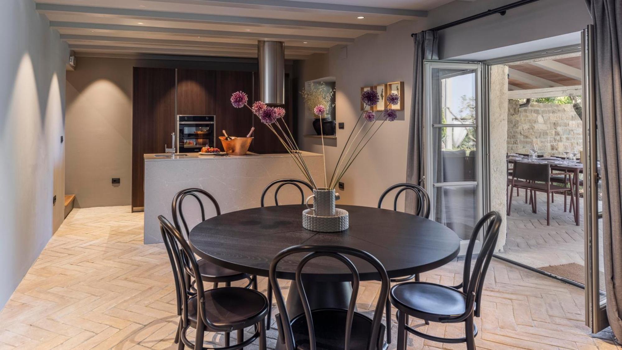 San Canzian Hotel & Residences - Small Luxury Hotels Of The World Buje Szoba fotó