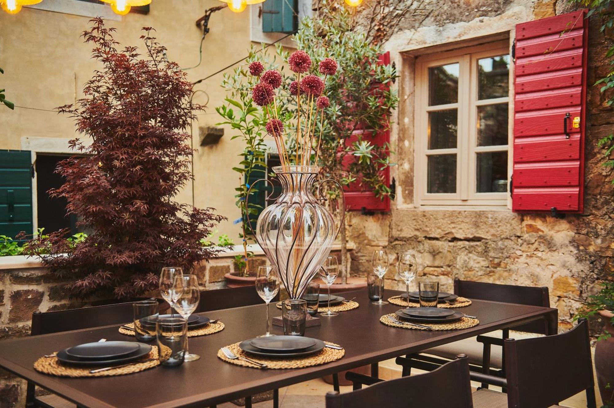 San Canzian Hotel & Residences - Small Luxury Hotels Of The World Buje Szoba fotó