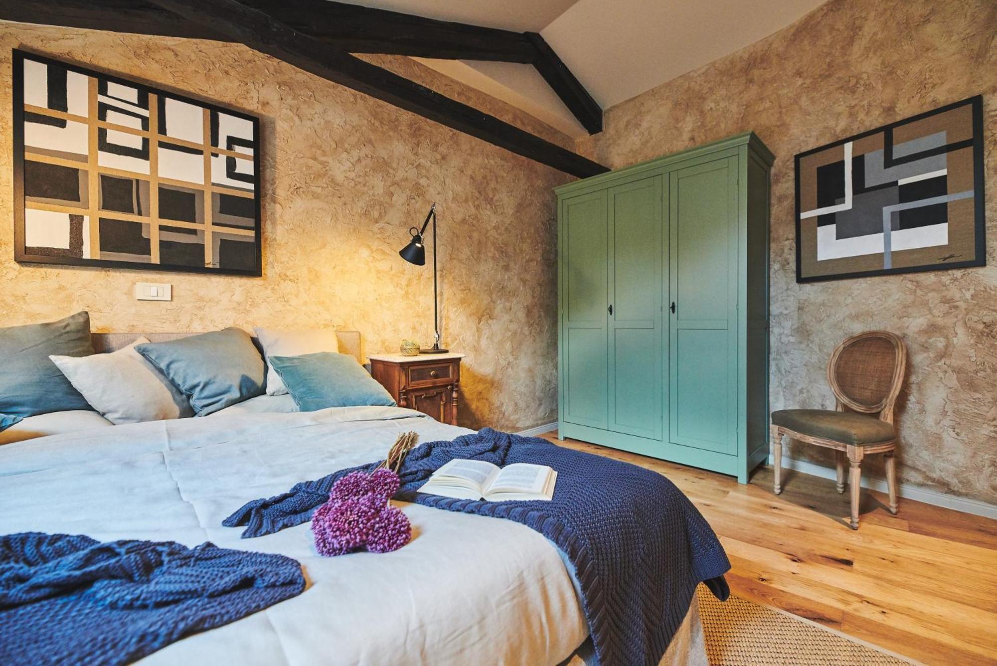 San Canzian Hotel & Residences - Small Luxury Hotels Of The World Buje Szoba fotó